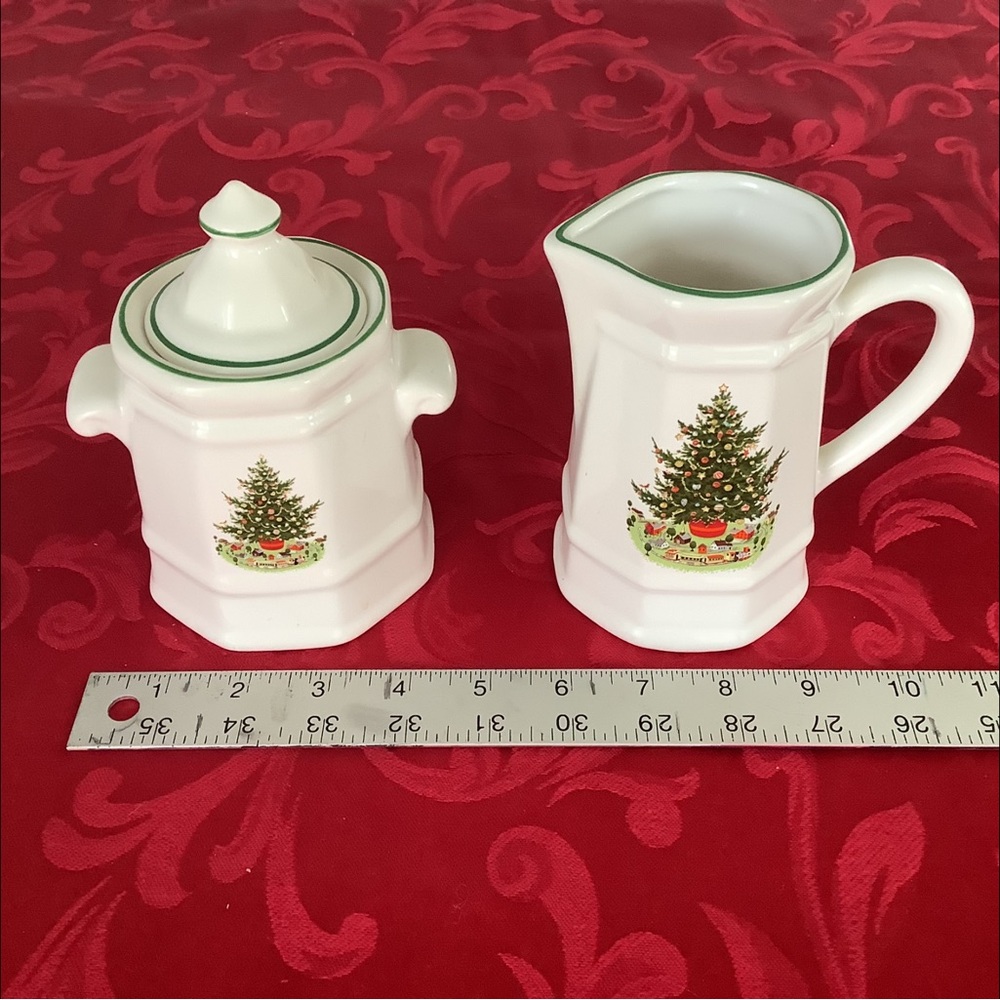 Pfaltzgraff Christmas Tree Sugar and Creamer Set